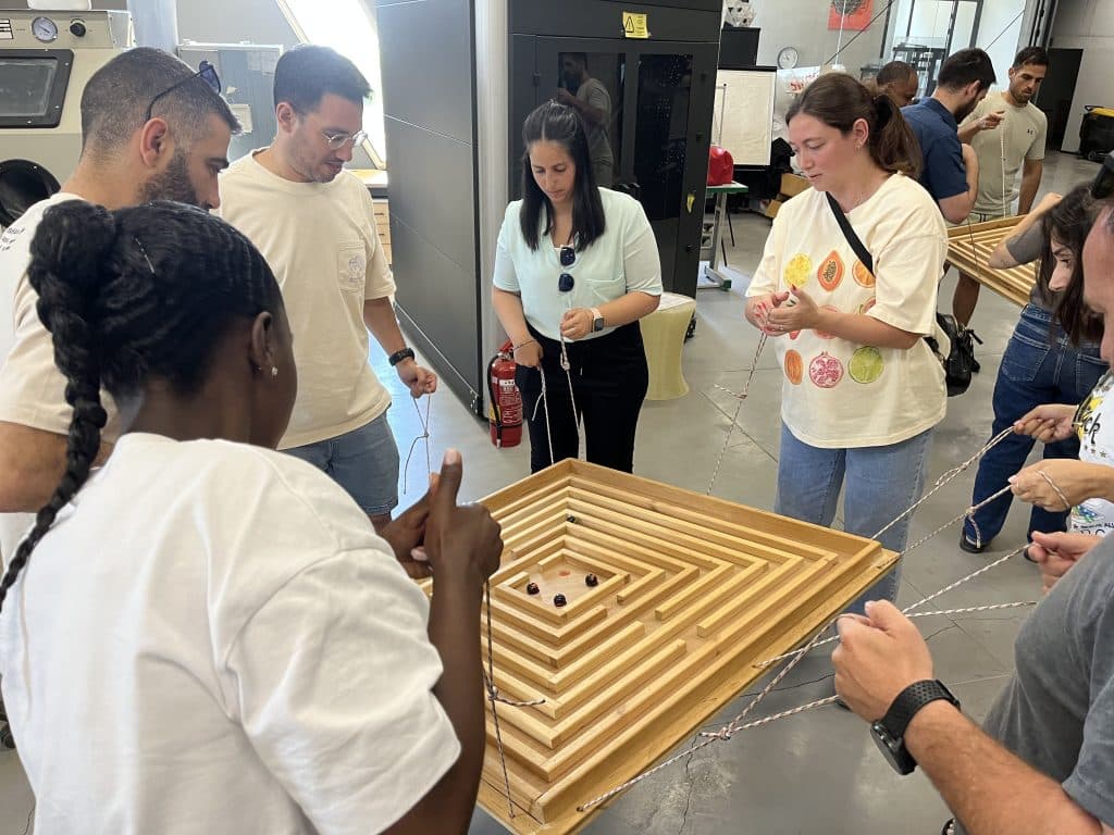 סדנאות פעילות לבני נוער